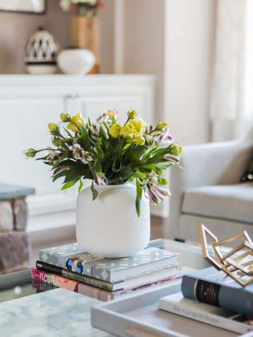 Fresh Flowers Glass Cocktail Table Décor